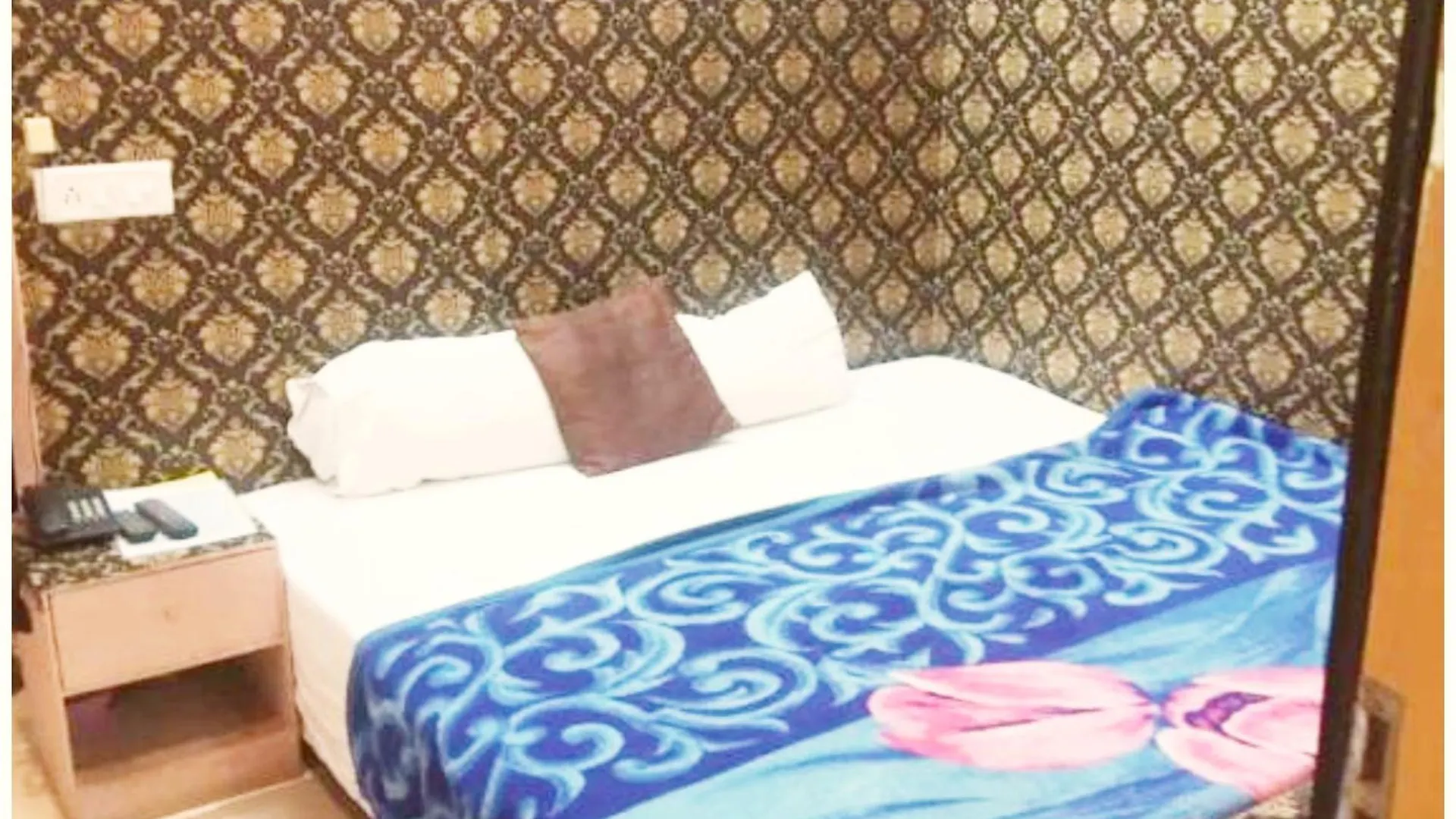 A Premium Varanasi Hotel D - S - R E S I D E N C Y - Fully Air Conditioned Hotel At Prime Location - Hygiene & Spacious Room - With Wifi Facilities - Best Hotel In Benares 3*,  India