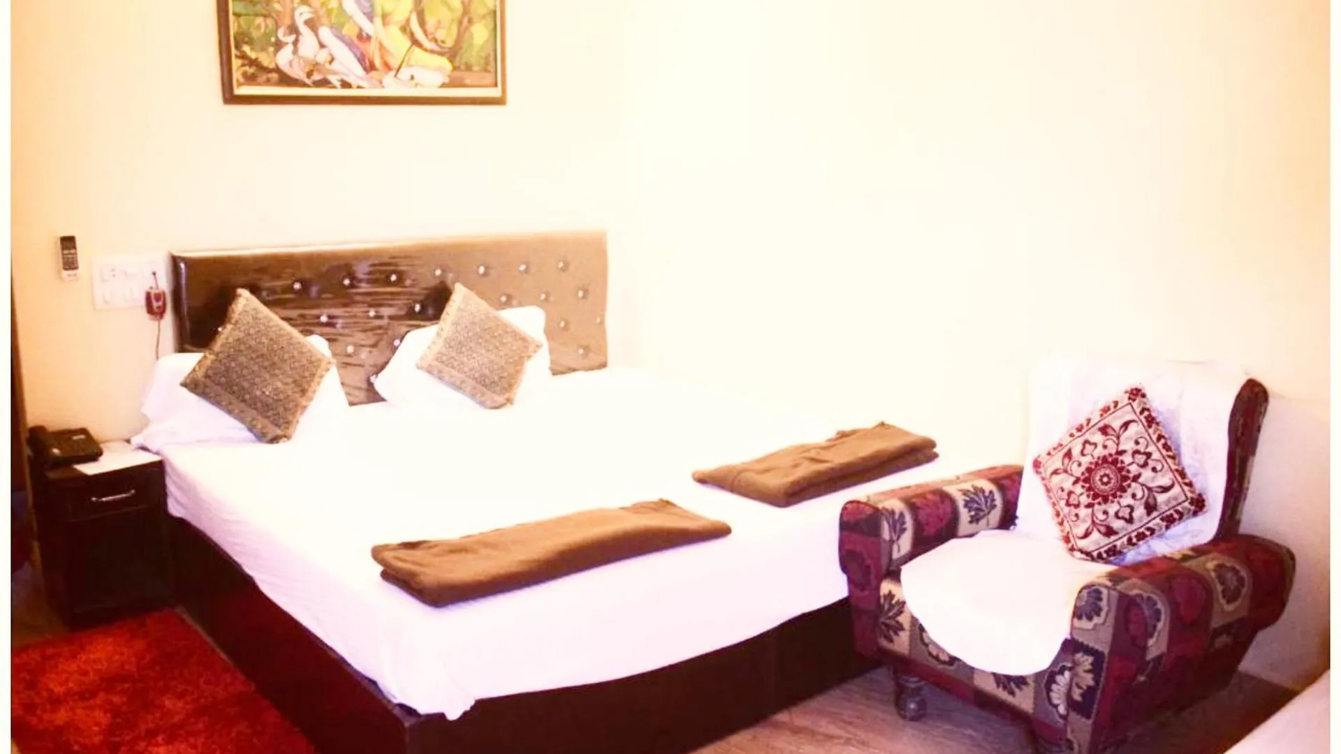 A Premium Varanasi Hotel D - S - R E S I D E N C Y - Fully Air Conditioned Hotel At Prime Location - Hygiene & Spacious Room - With Wifi Facilities - Best Hotel In Benares