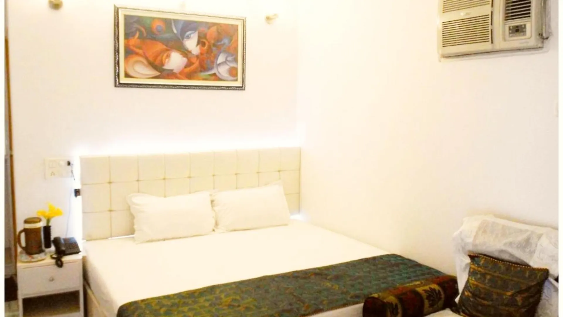A Premium Varanasi Hotel D - S - R E S I D E N C Y - Fully Air Conditioned Hotel At Prime Location - Hygiene & Spacious Room - With Wifi Facilities - Best Hotel In Benares