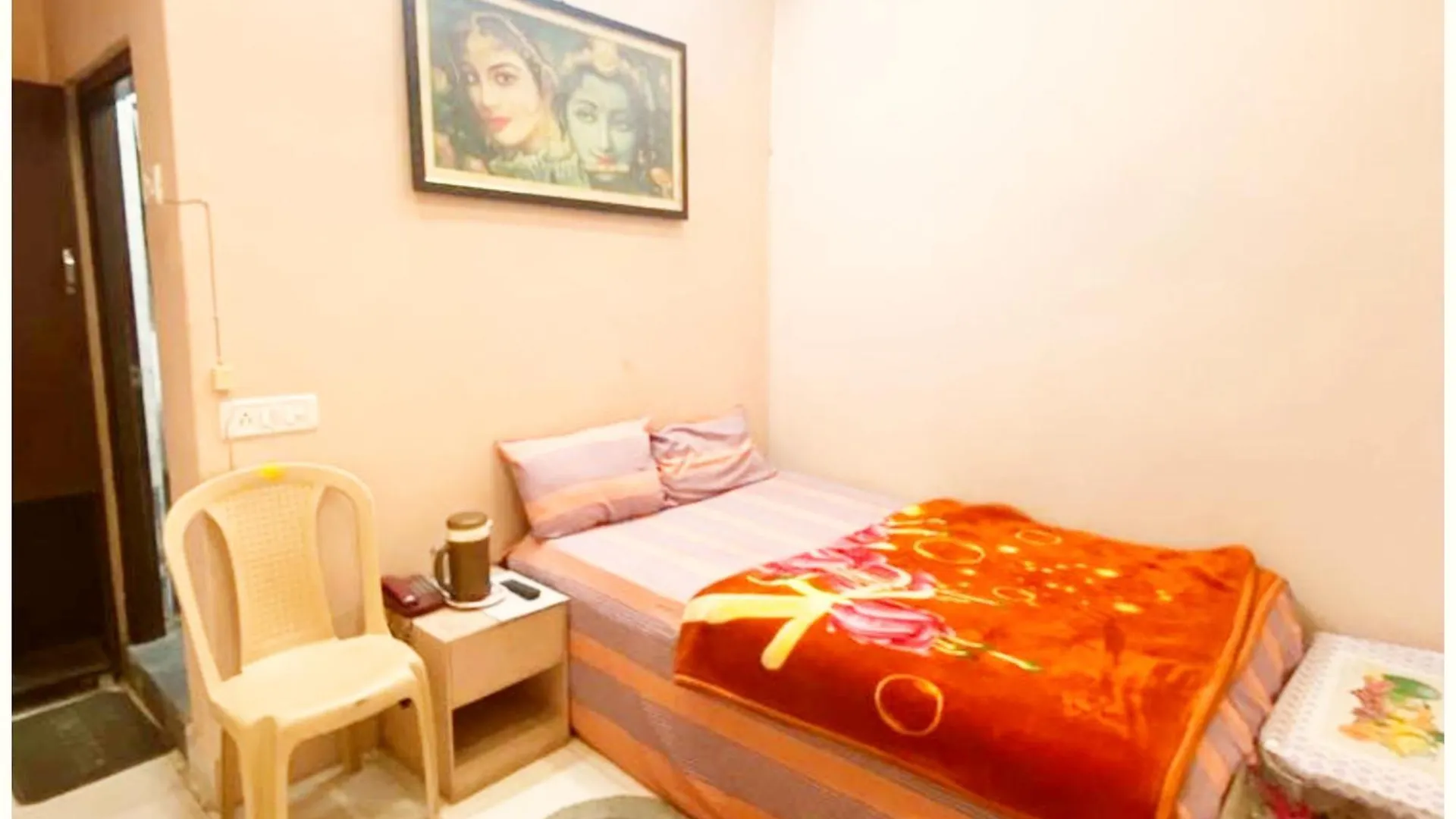 ***  A Premium Varanasi Hotel D - S - R E S I D E N C Y - Fully Air Conditioned Hotel At Prime Location - Hygiene & Spacious Room - With Wifi Facilities - Best Hotel In Benares India