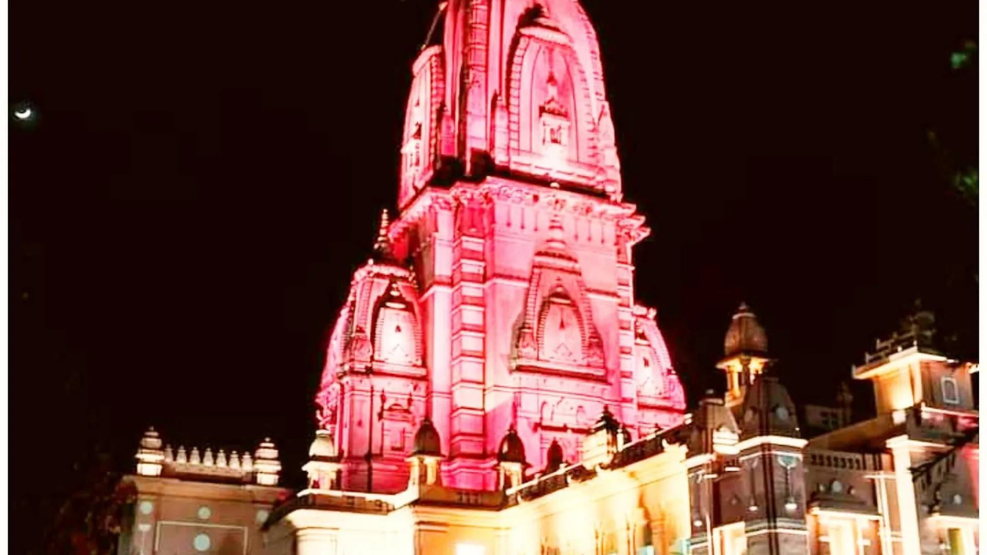 ***  A Premium Varanasi Hotel D - S - R E S I D E N C Y - Fully Air Conditioned Hotel At Prime Location - Hygiene & Spacious Room - With Wifi Facilities - Best Hotel In Varanasi Indien