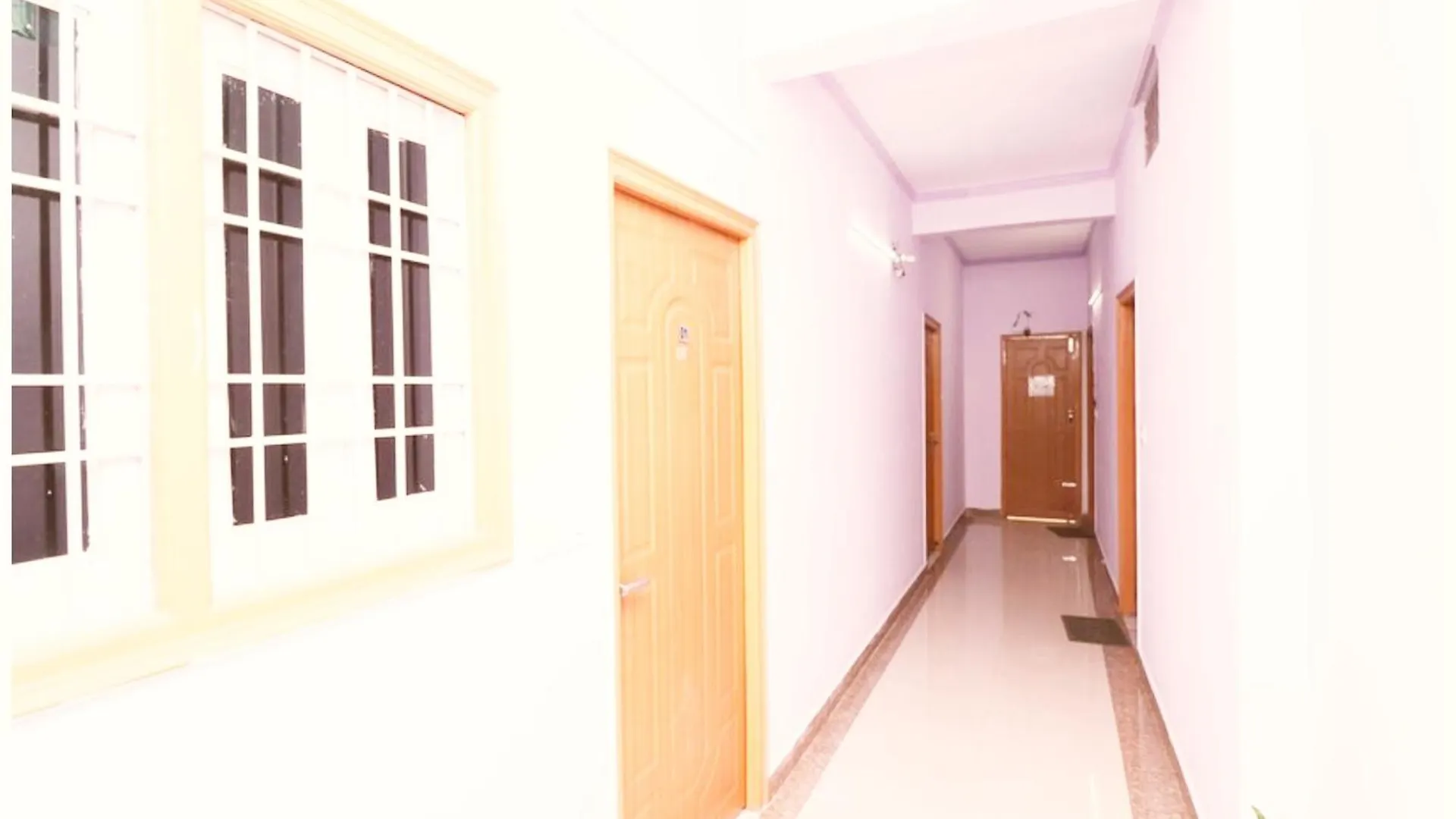 A Premium Varanasi Hotel D - S - R E S I D E N C Y - Fully Air Conditioned Hotel At Prime Location - Hygiene & Spacious Room - With Wifi Facilities - Best Hotel In Varanasi